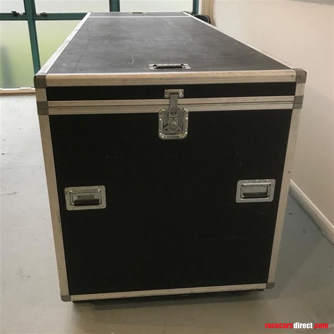 large-quentor-flightcase