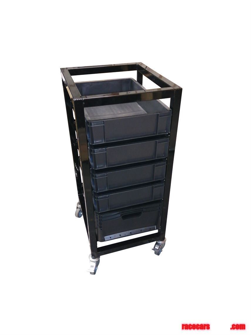 tyre-rack-with-euro-crate-containers