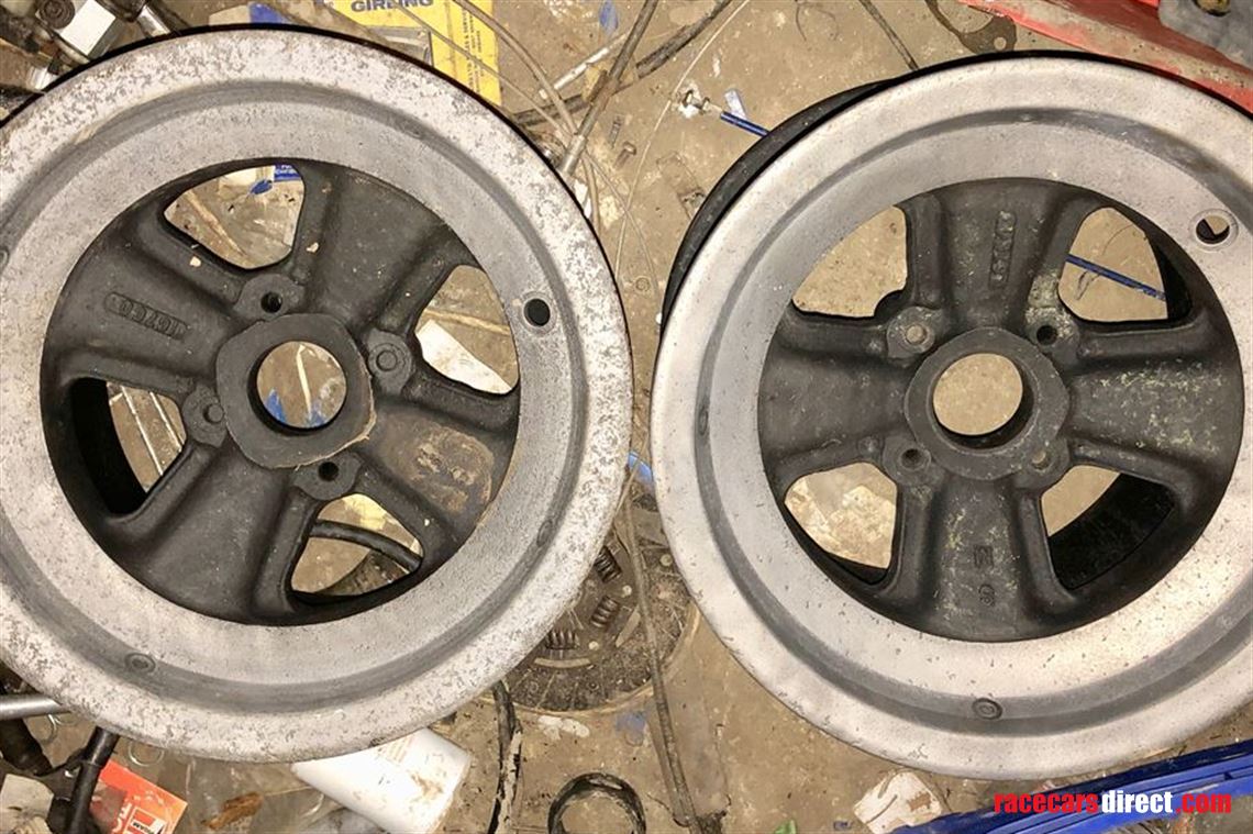 pair-of-chevron-10x13-mag-centrelock-rims