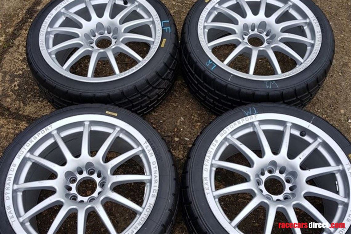 dynamics-racing-wheels