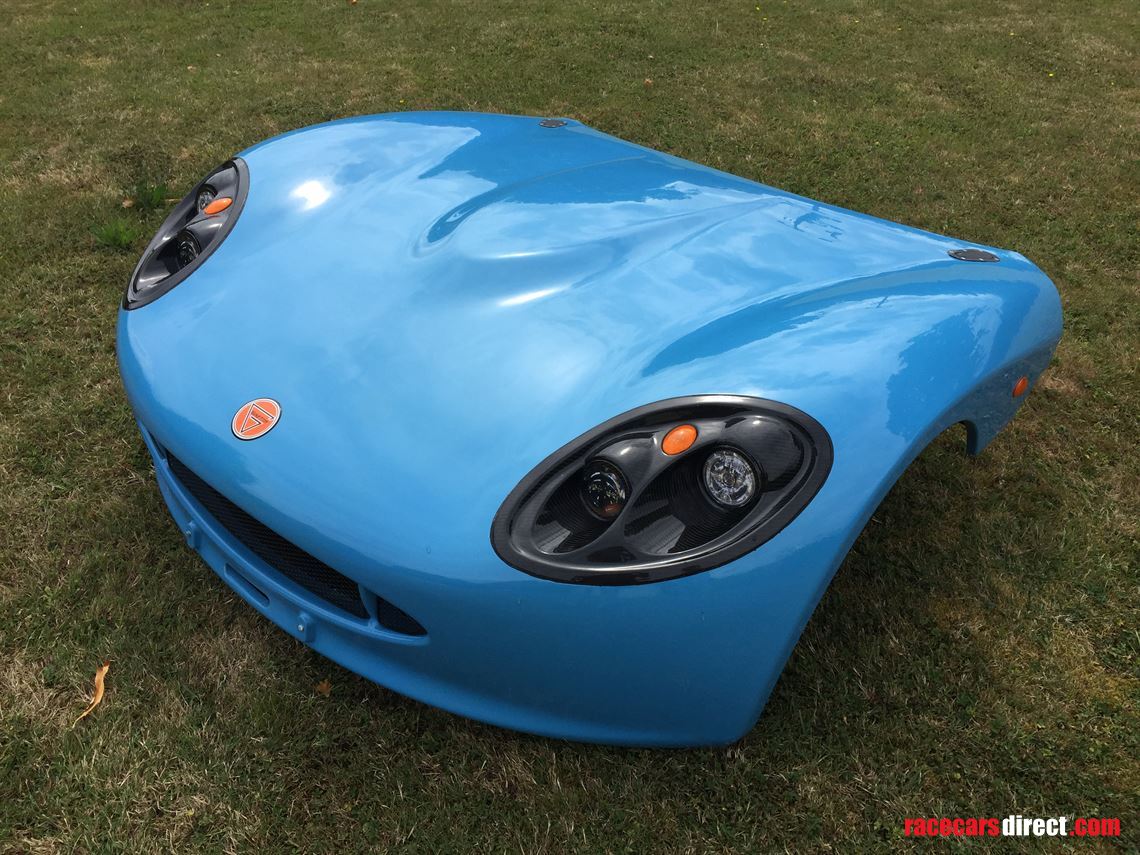 ginetta-g40-bonnet