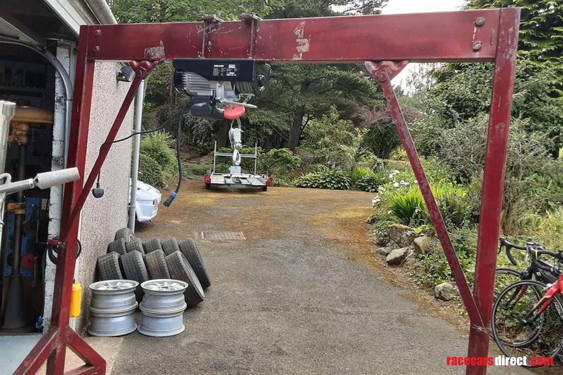 single-seater-carengine-lift-lifts-400kg-app