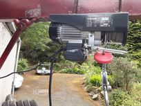 single-seater-carengine-lift-lifts-400kg-app