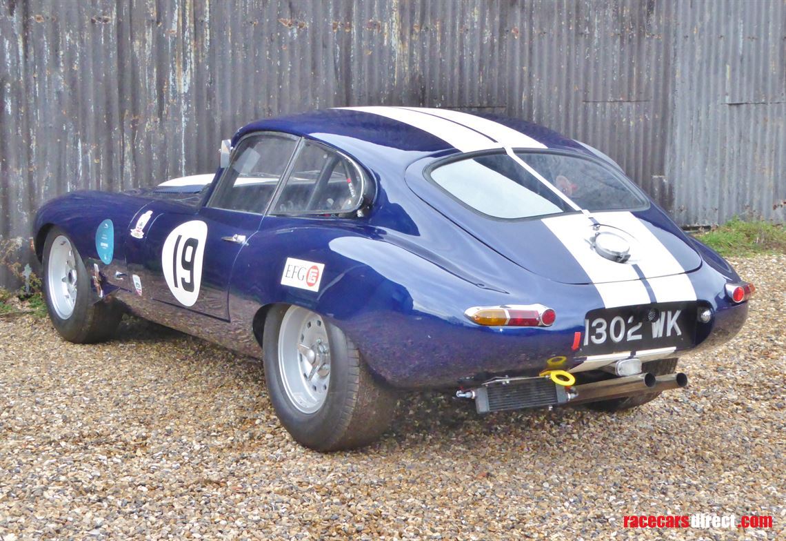 1962-fia-jaguar-e-type-coupe-with-new-htp