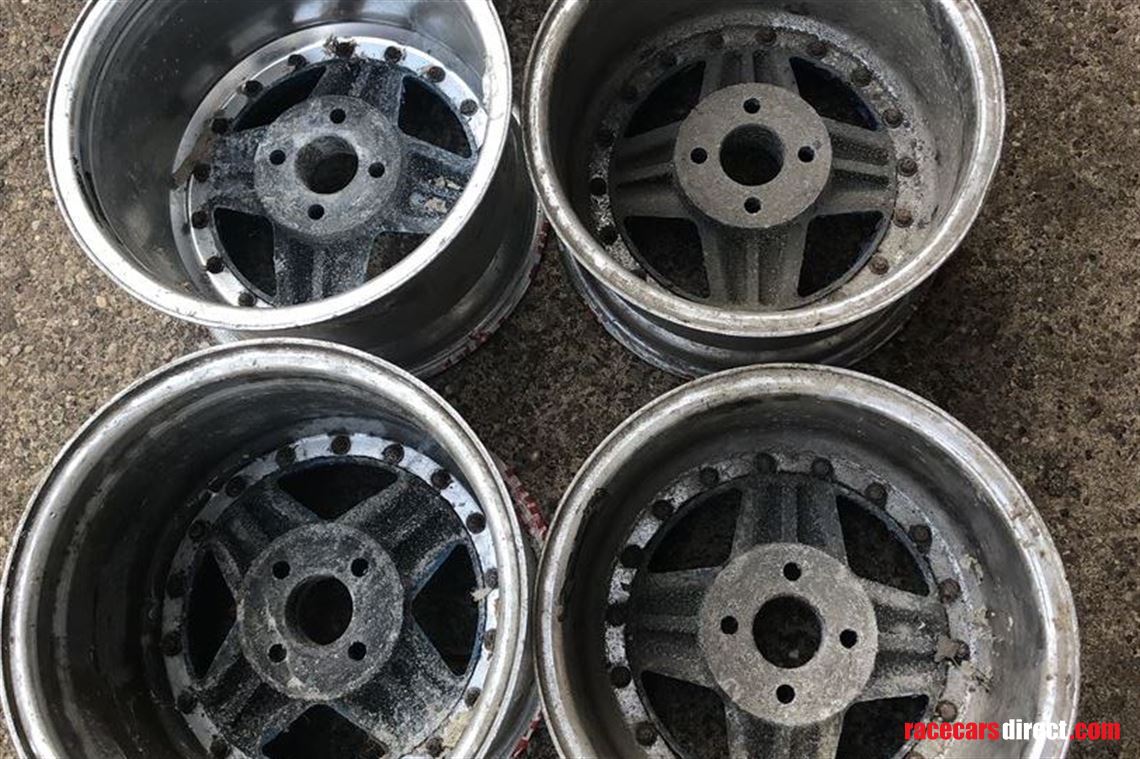 Racecarsdirect.com - Set of 4 REVOLUTION split rim centrelocks - 8 s & 10s