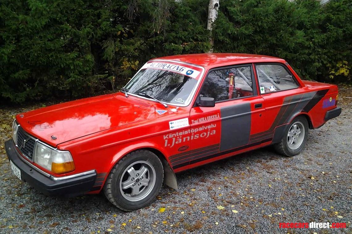 volvo-240-historic-rally-car