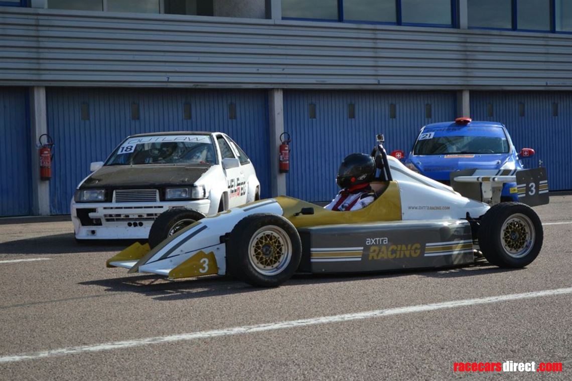 6x Formula König race car
