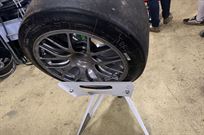 pit-stop-spare-wheel-stands