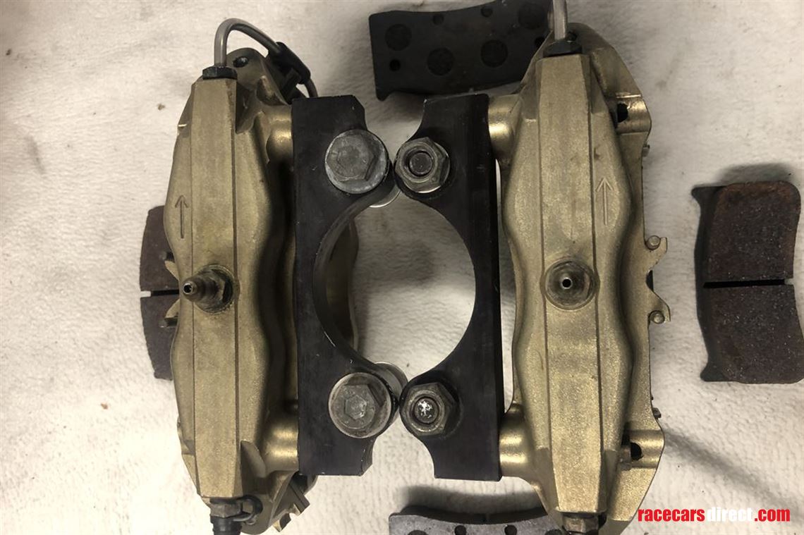 brembo-4-piston-calipers