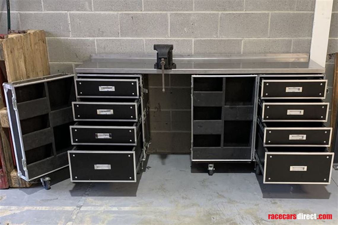 double-toolbox-with-workbench-and-vice