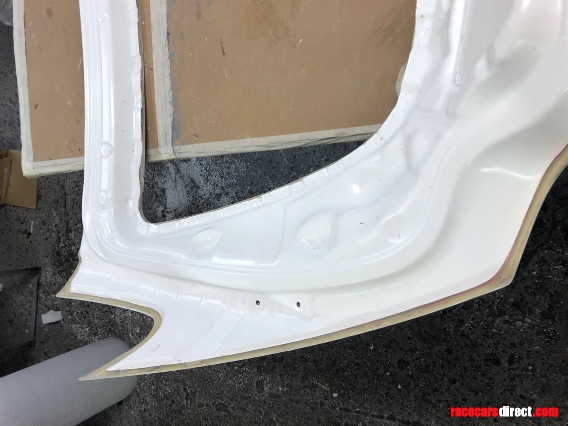 bmw-z4-e86-tailgate-boot-trunk-hatch-grp-carb