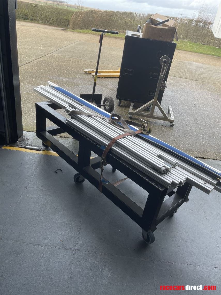 chassis-stand-on-wheels