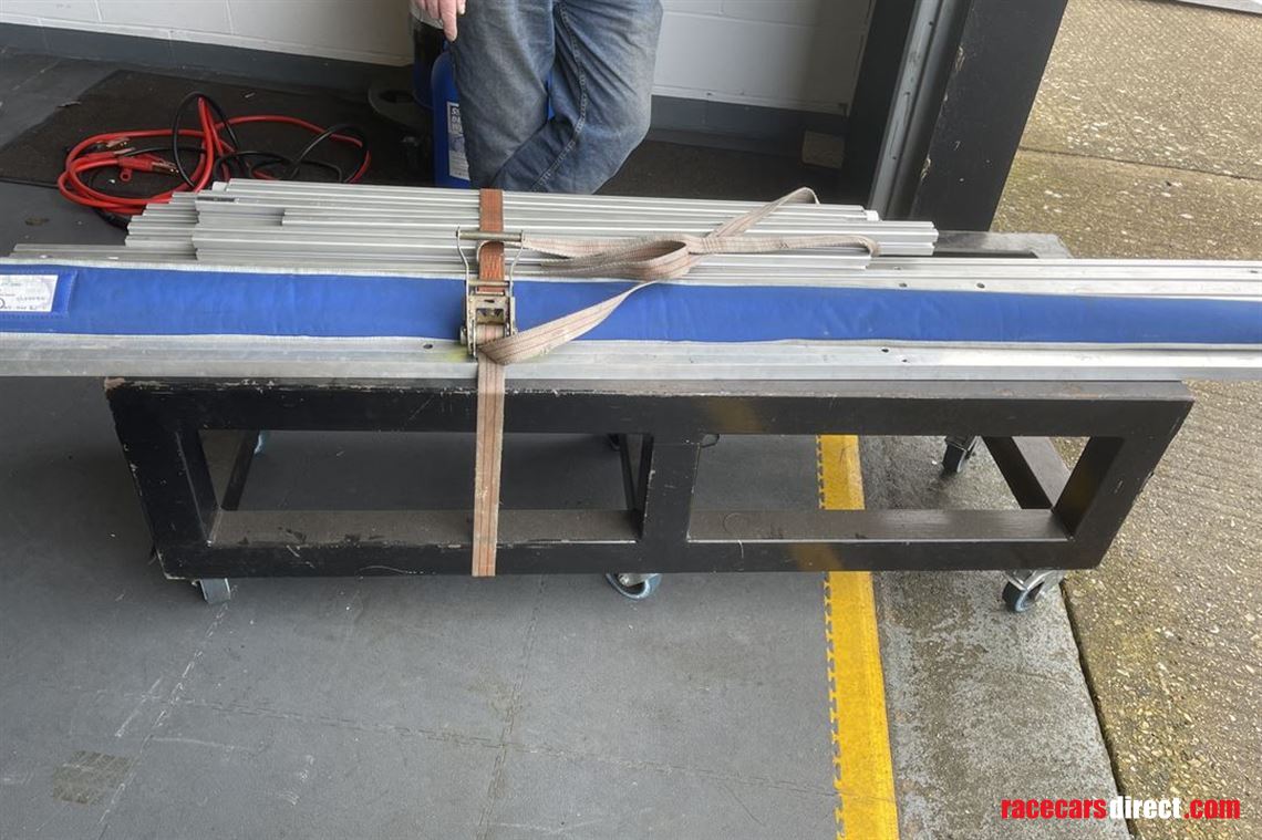 chassis-stand-on-wheels