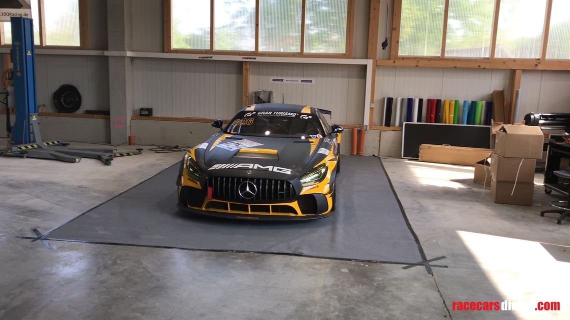 mercedes-amg-gt4-in-top-conditions