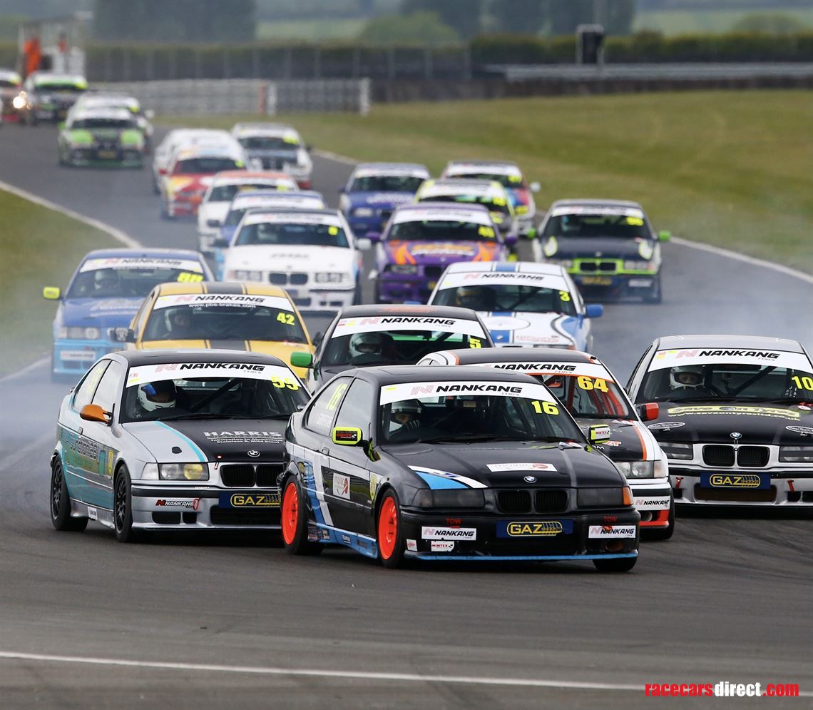 Racecarsdirect.com - Front running BMW Compact Cup car + Spares