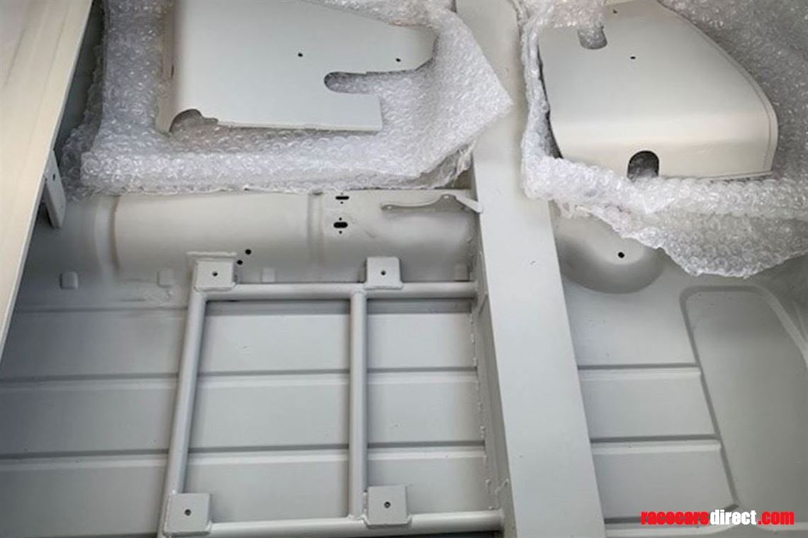 Racecarsdirect.com - FIA Historic Mini Shell