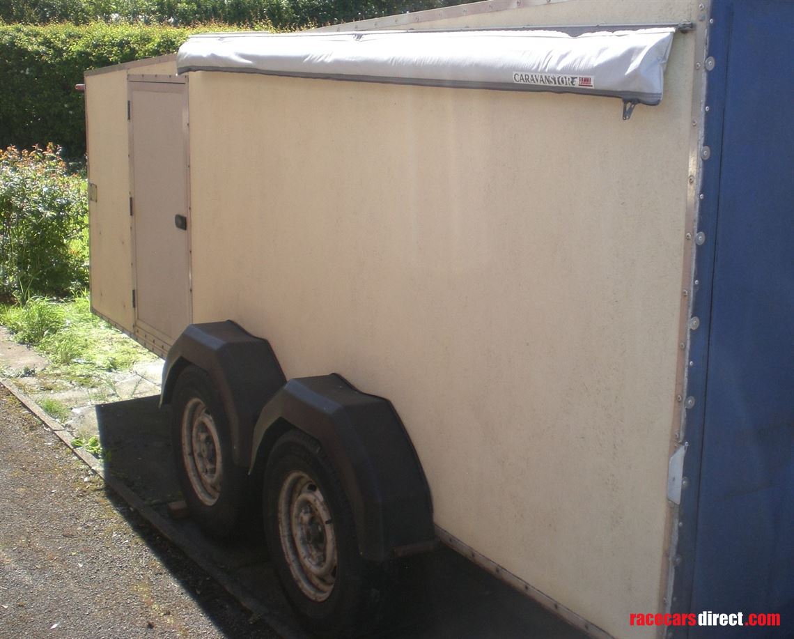 covered-4-wheel-trailer