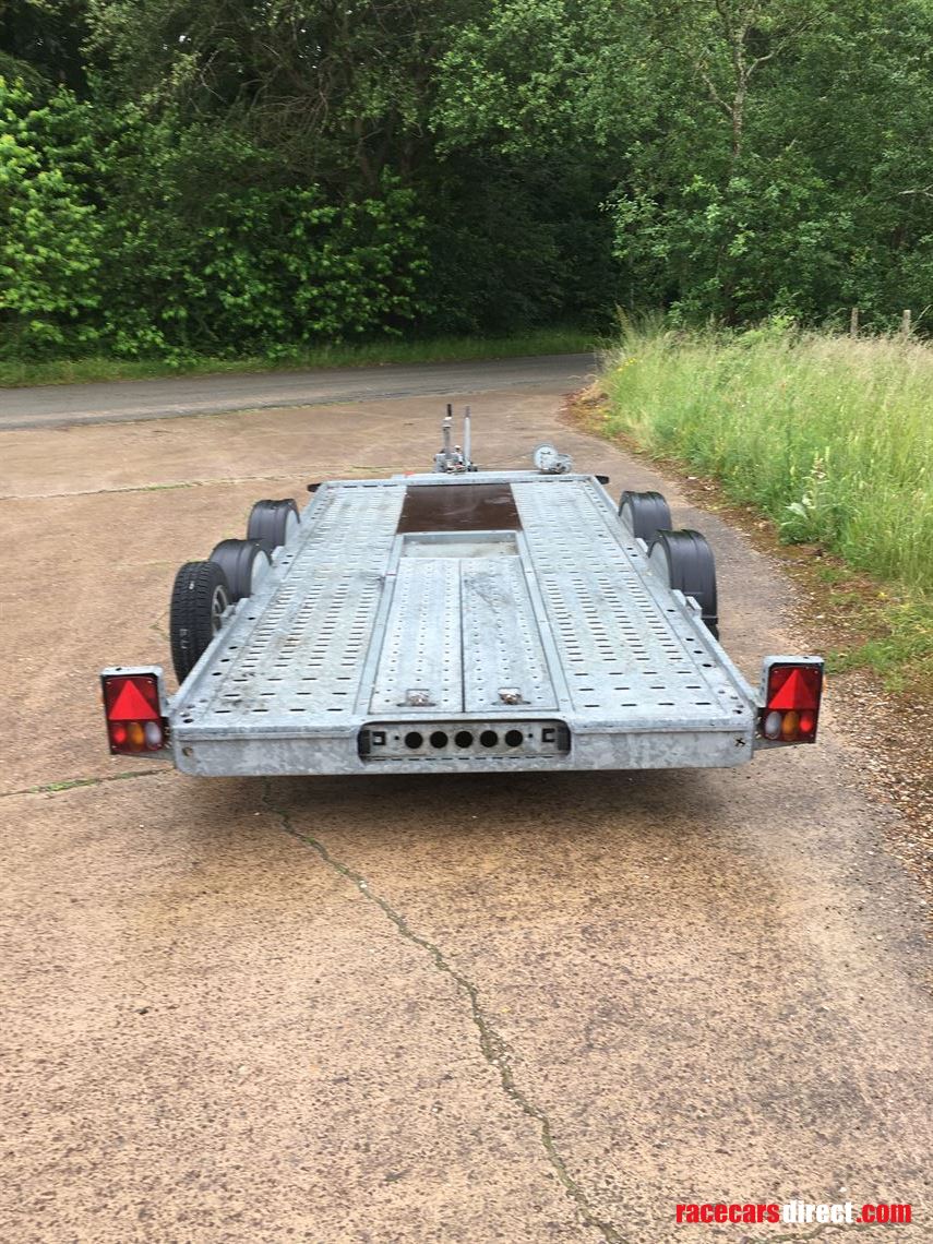 brian-james-c4-blue-1262202