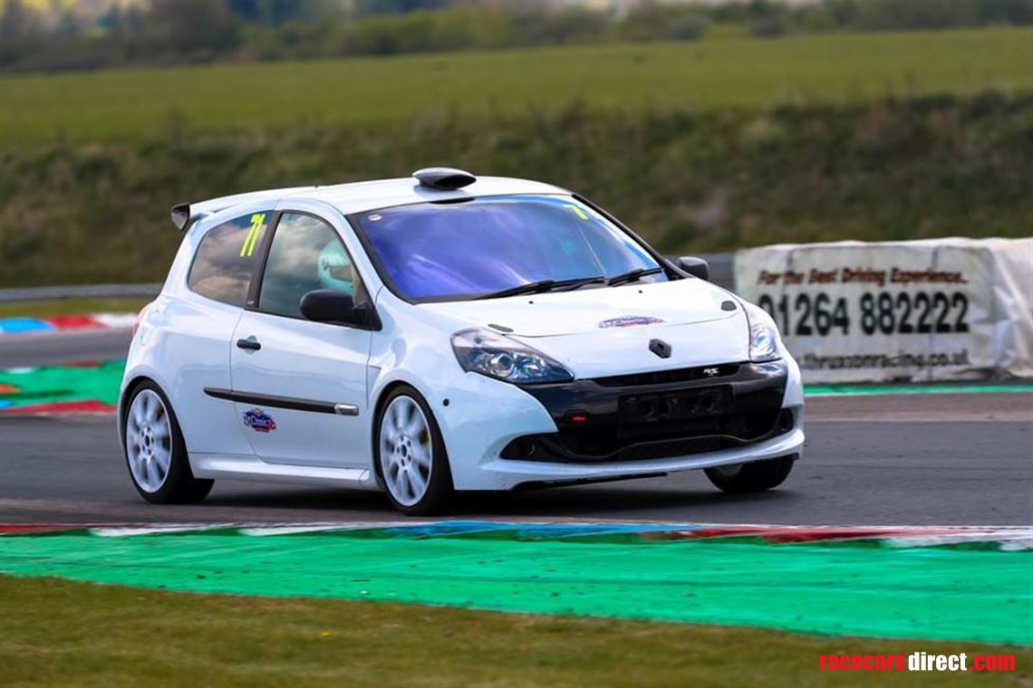 renault-clio-rs-200-cup-race-car-can-be-road