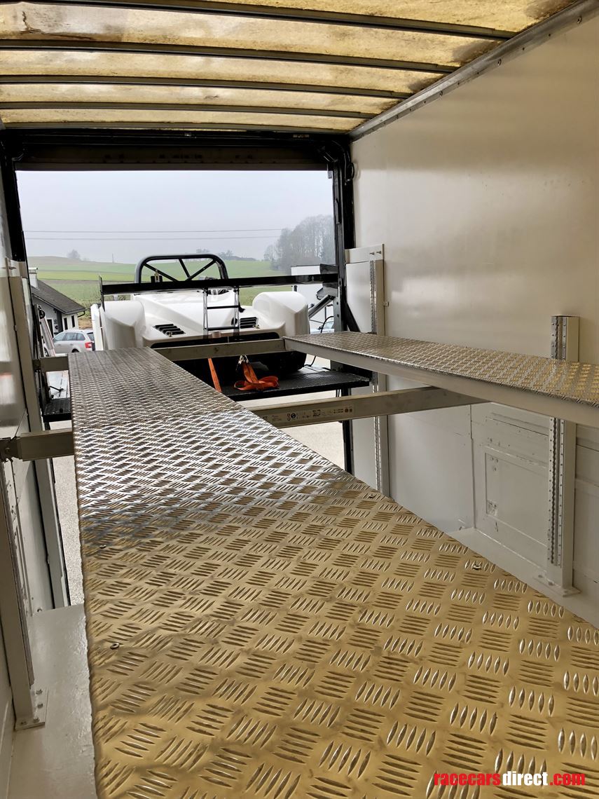 race-trailer-up-to-4-cars-plus-living-space