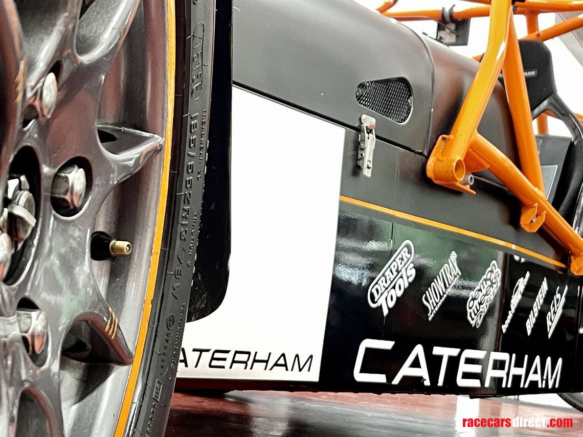caterham-r300-race-car-2012-stunning-very-lit