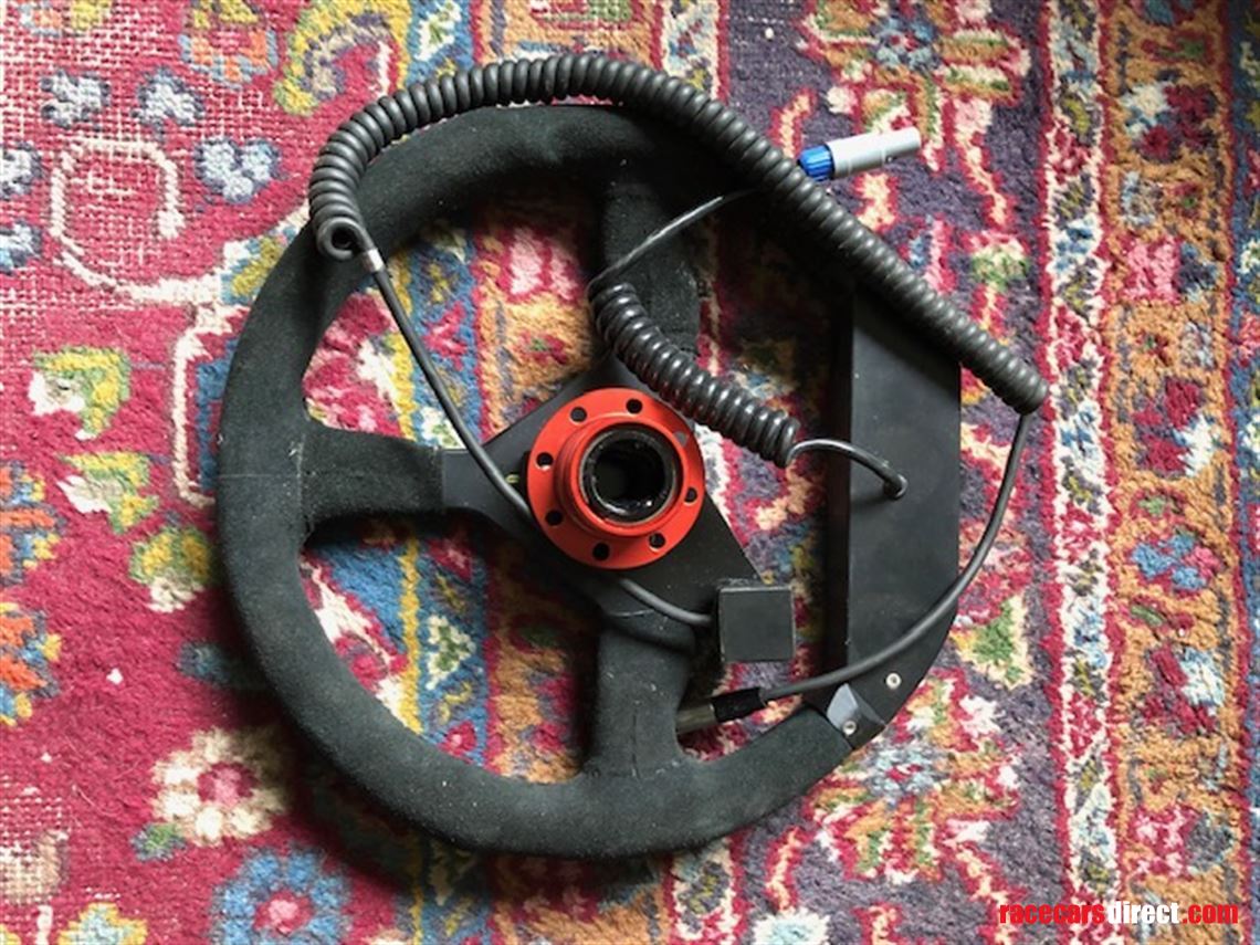 momo-farringdon-steering-wheel-dash-swiss20