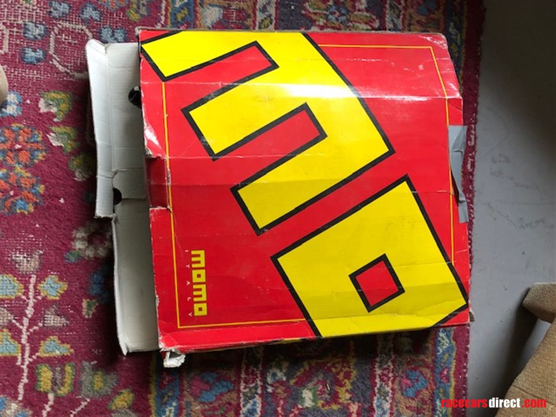 momo-farringdon-steering-wheel-dash-swiss20