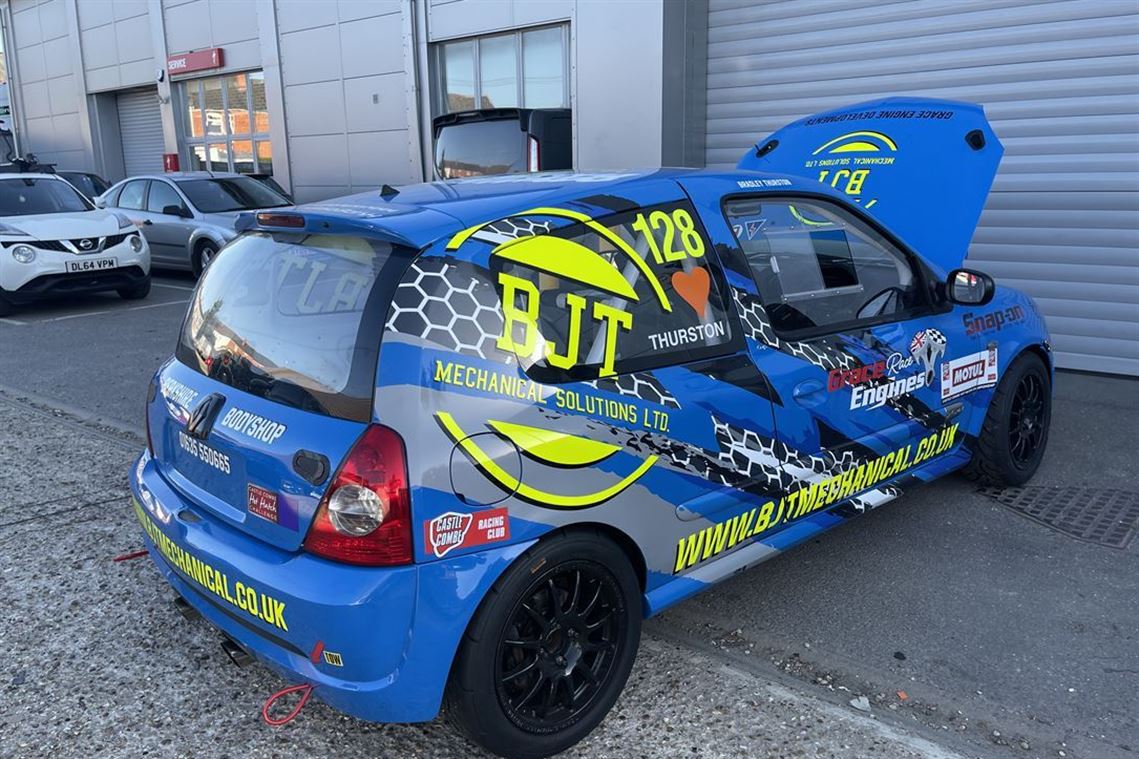 rb-clio-182-race-car