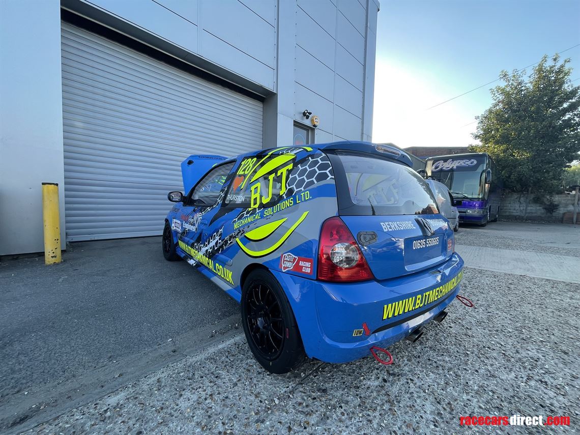 rb-clio-182-race-car