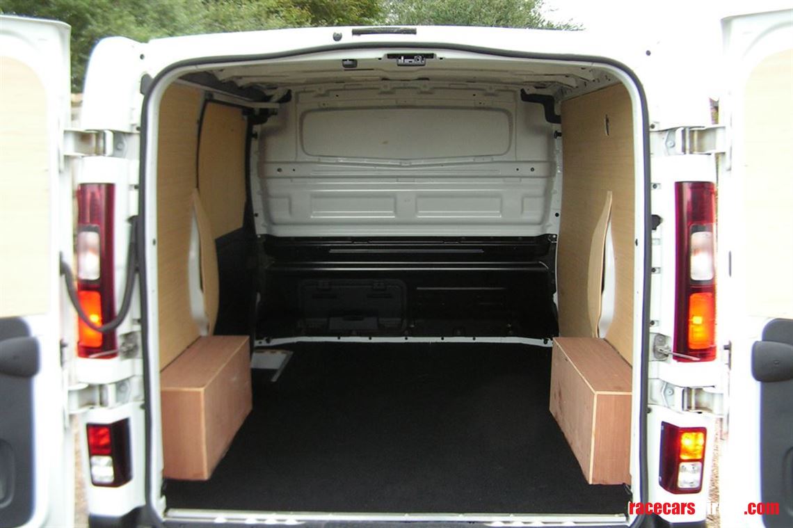 nissan-nv300-acenta-van-dci-2018-2800kg-33k-l