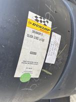dunlop-28566018-new-slicks