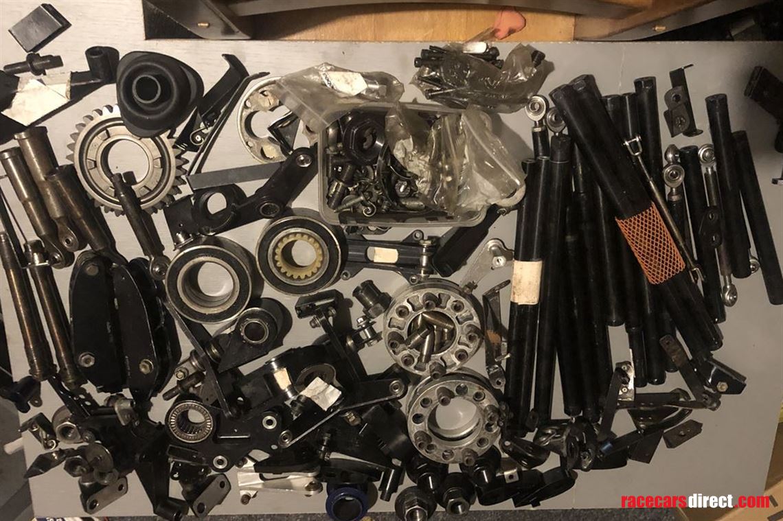 dallara---box-of-small-parts