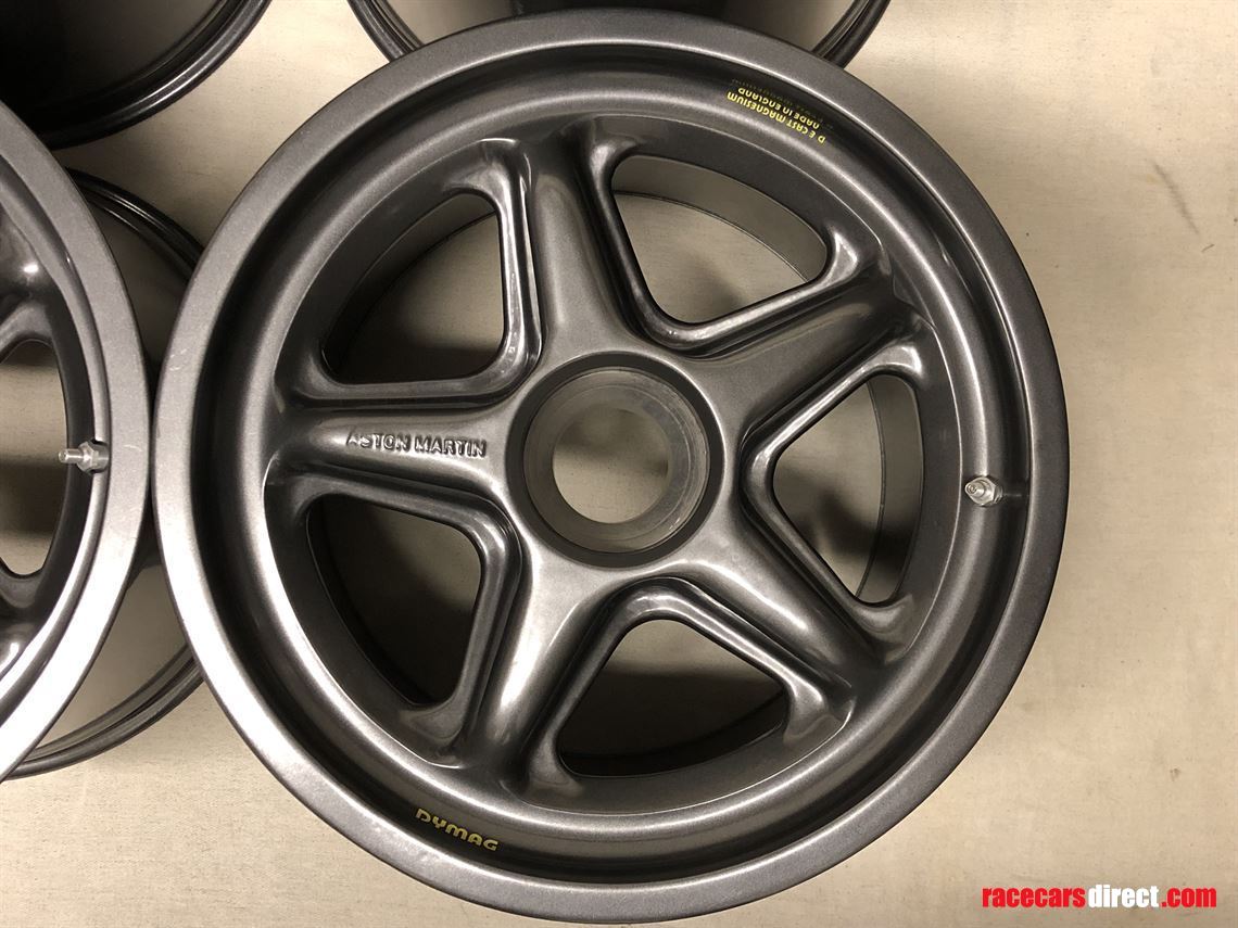 aston-martin-amr1-group-c-original-dymag-whee