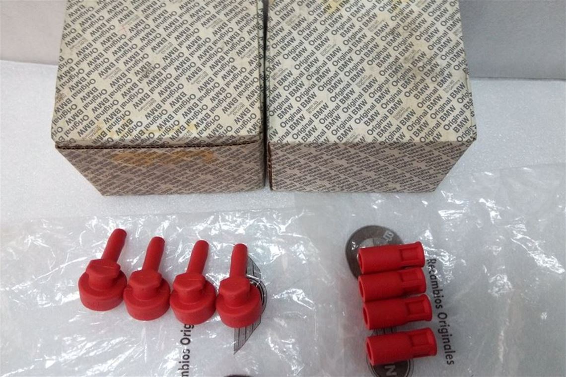 bmw-e30-m3-sport-evolution-red-spark-plugs-s1