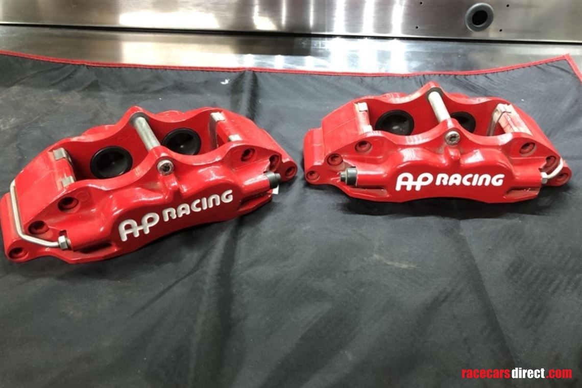 Racecarsdirect.com - AP Racing 330mm Rotors, 4 Pot Calipers, DS2500 Pads