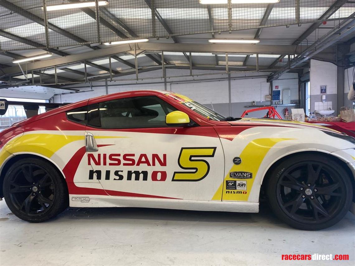 nissan-playstation-370z-academy-car