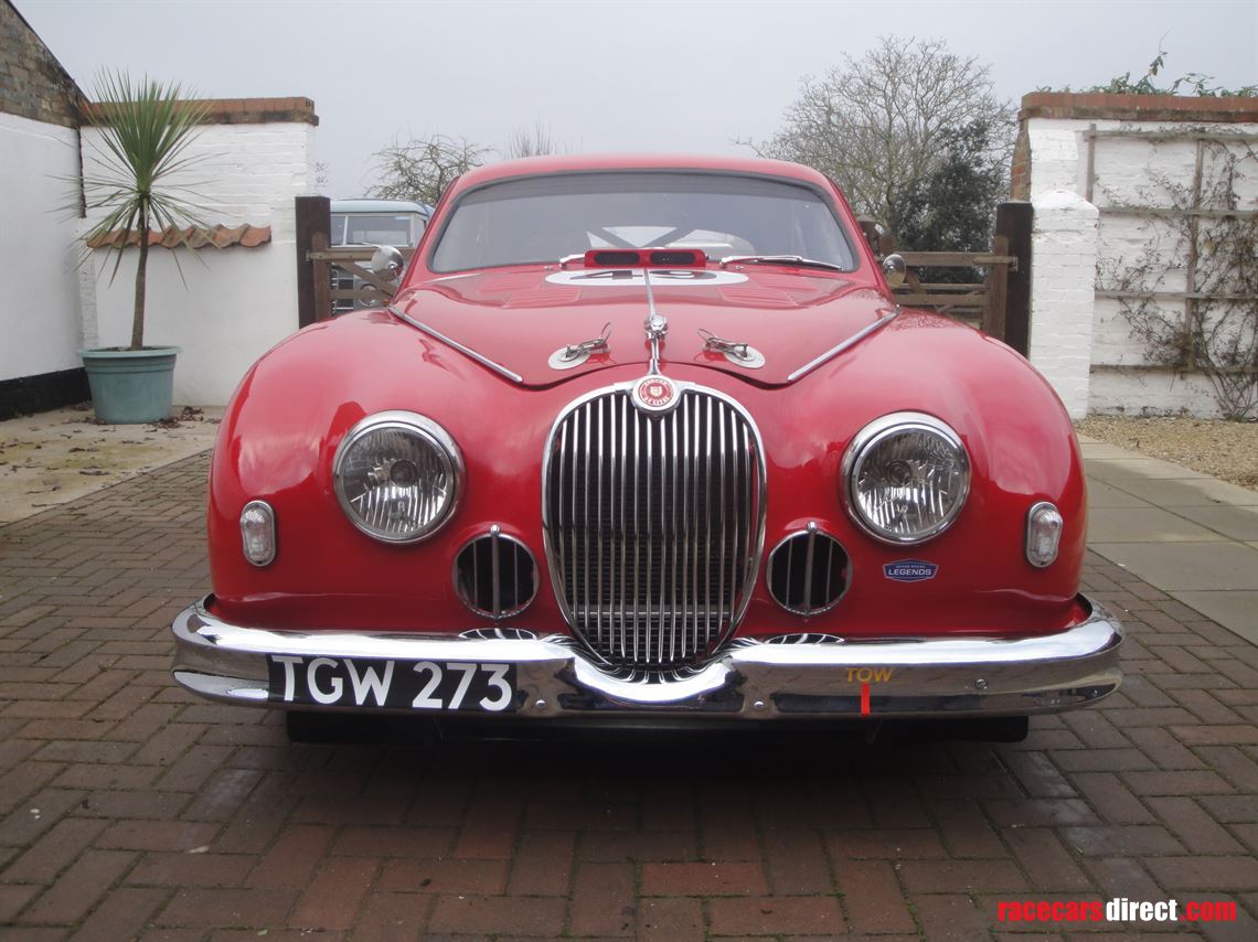 1956-34-litre-jaguar-mk1-historic-touring-car