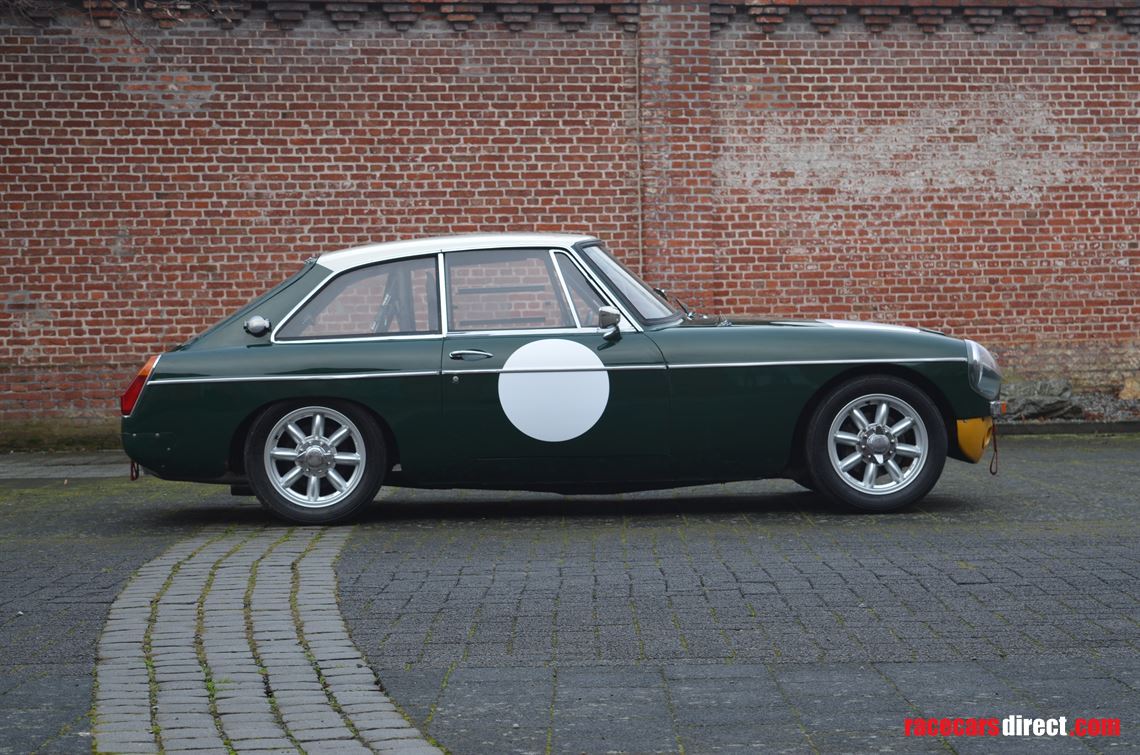 1969-mgb-gt-v8-35l-210-bhp