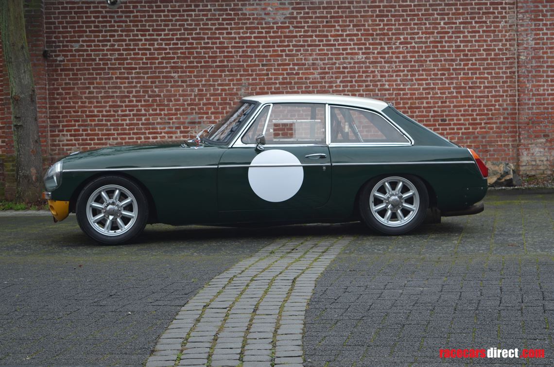 1969-mgb-gt-v8-35l-210-bhp