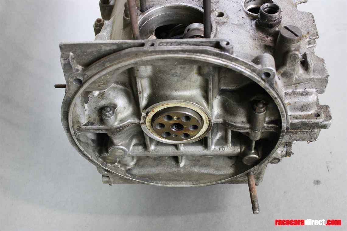 porsche-911-engine-case-with-crankshaft-from
