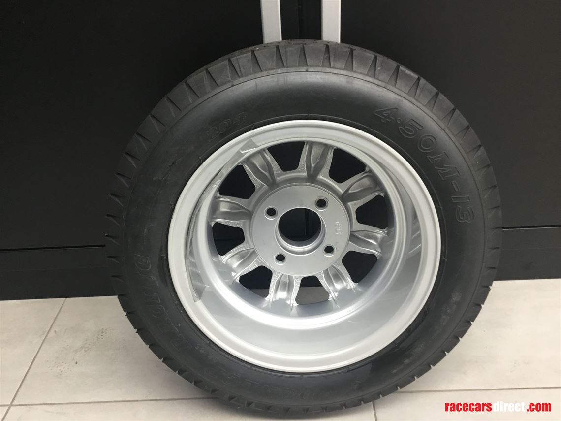 minilite-wheels-and-dunlop-tyres