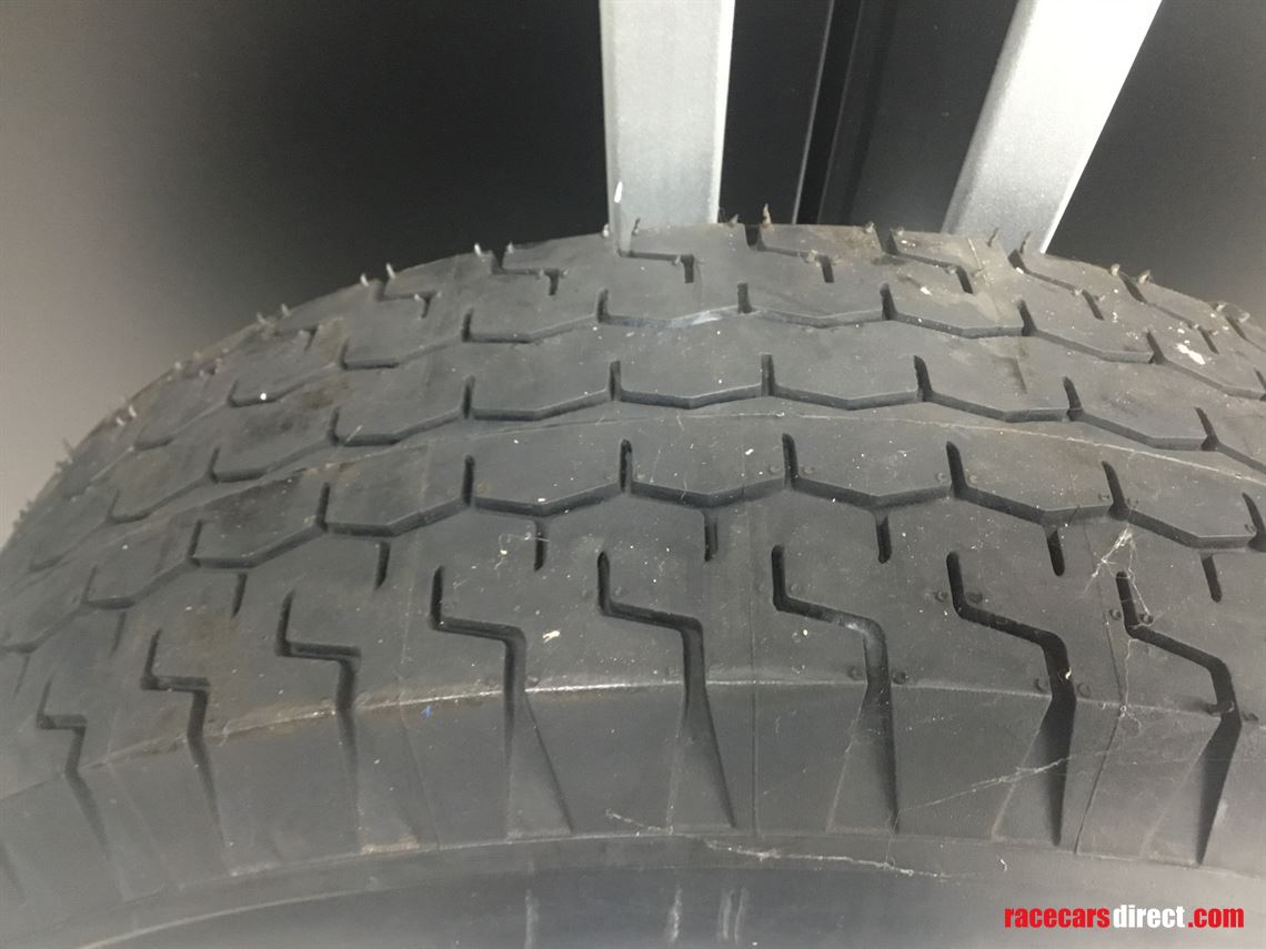 minilite-wheels-and-dunlop-tyres