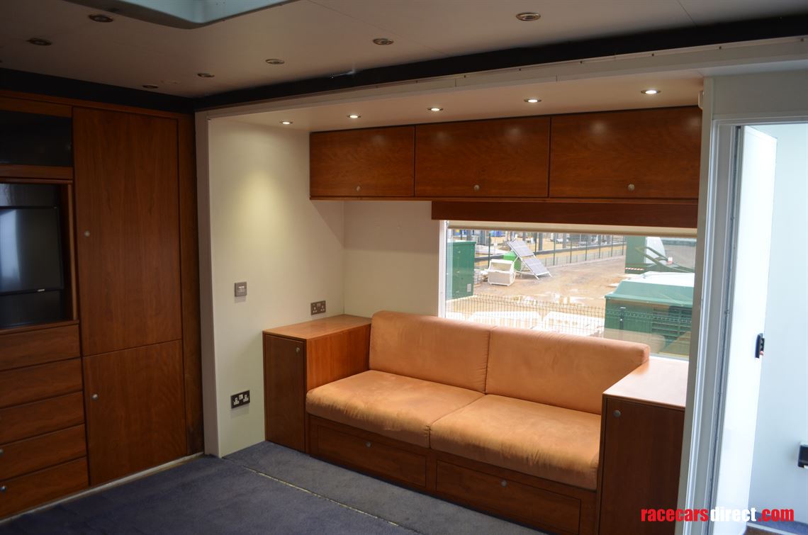 4-car-transporter-with-two-slideouts-and-actr