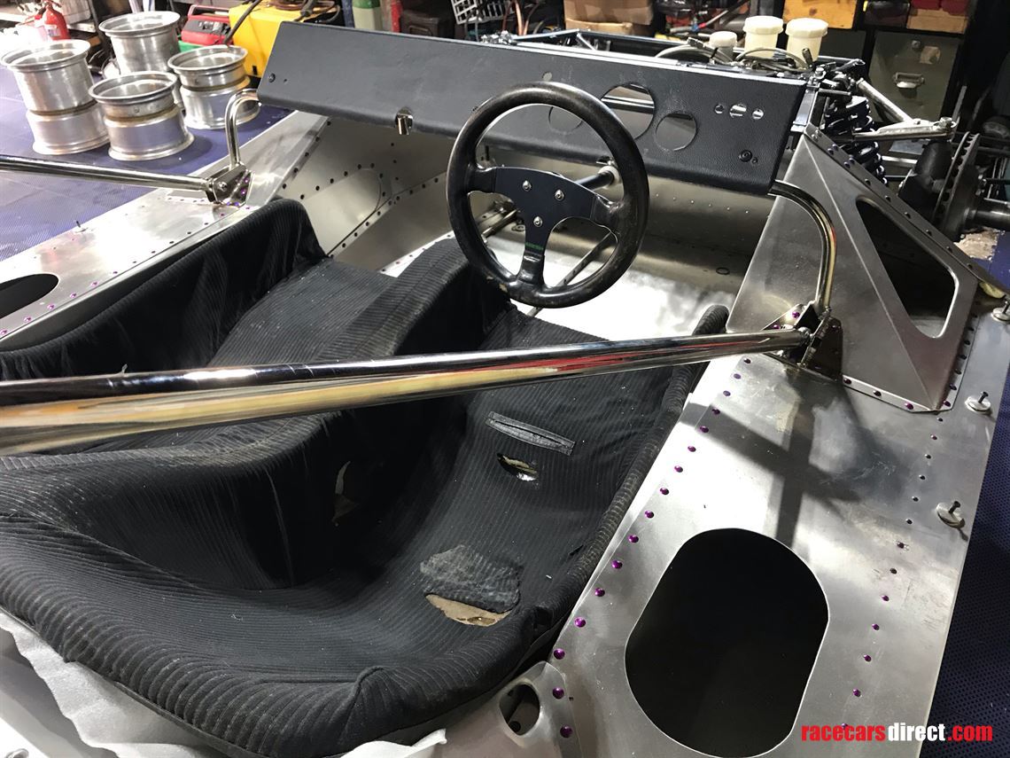 chevron-b26r-rolling-chassis