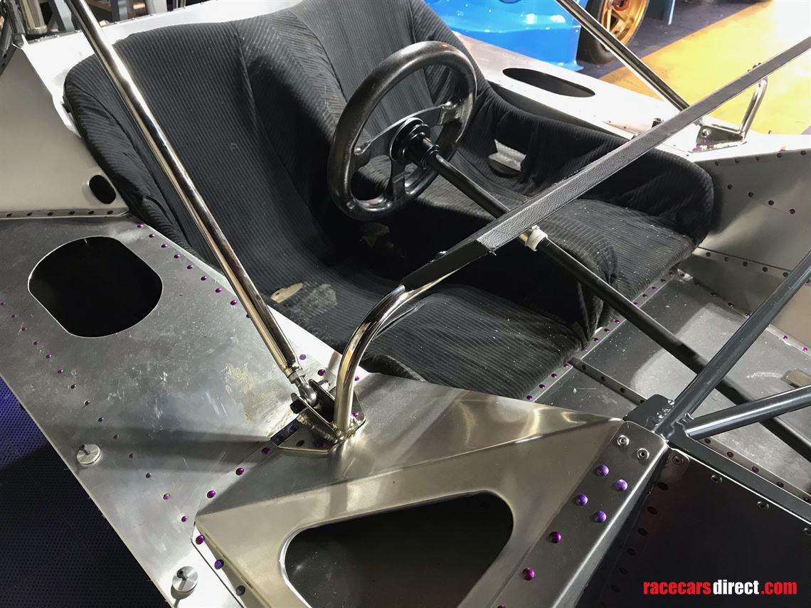 chevron-b26r-rolling-chassis