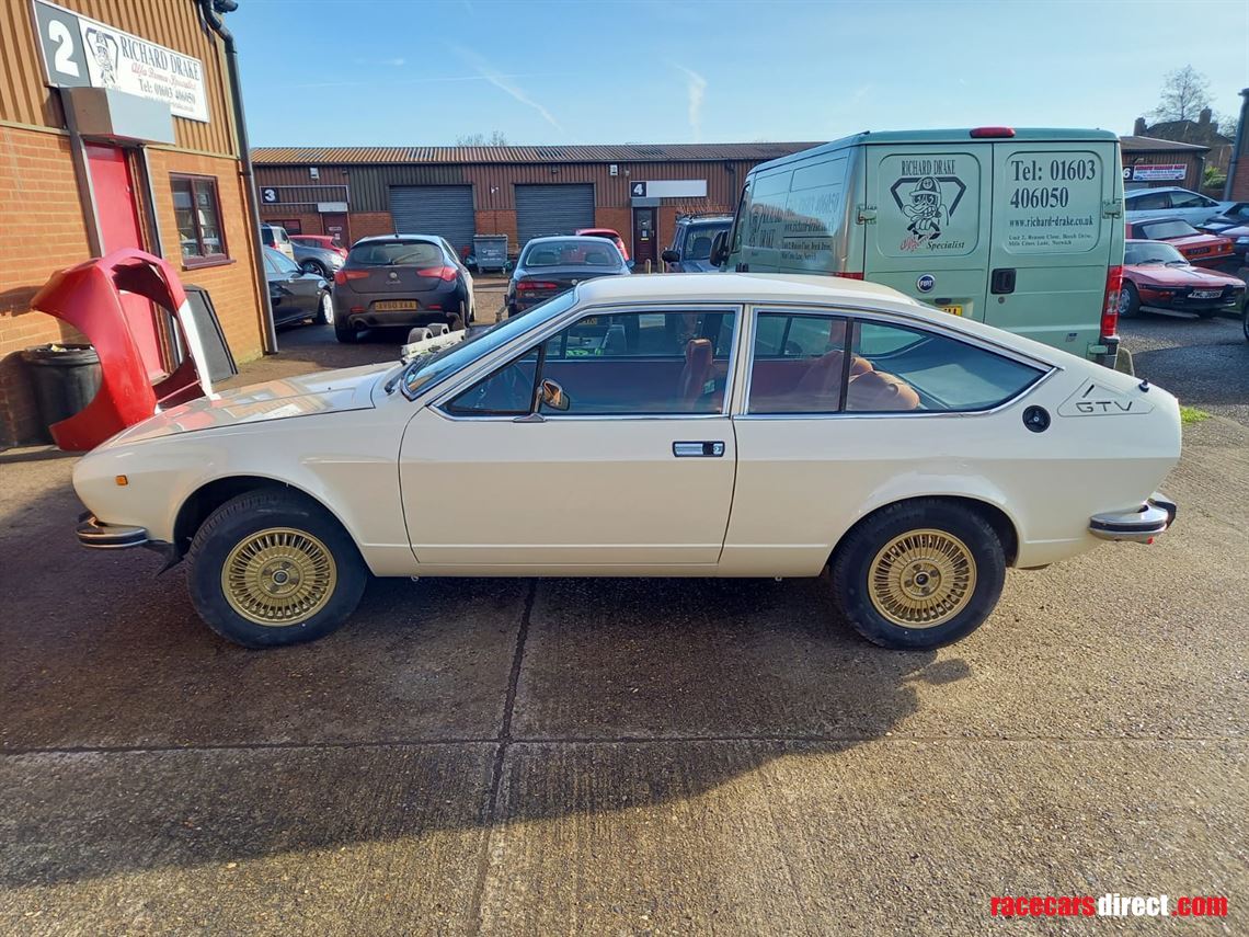 alfa-romeo-alfetta-gtv-2000-1-owner-timewarp