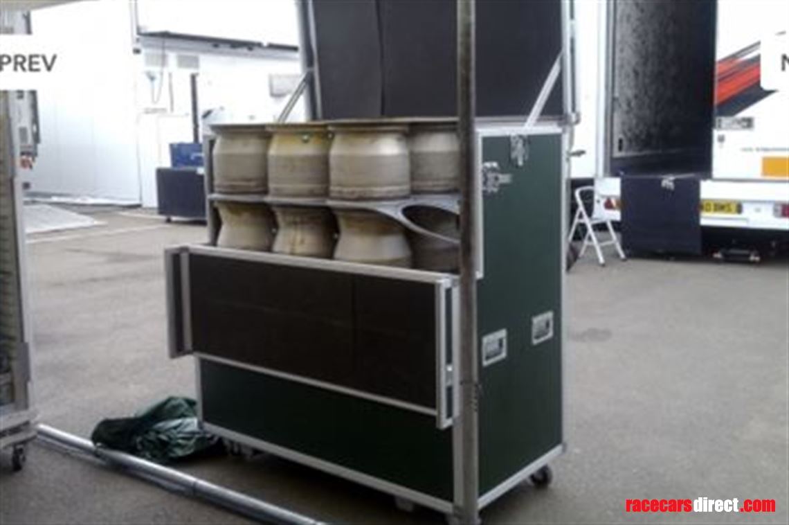 Racecarsdirect.com - Quentor Wheel Shipping Flight Case