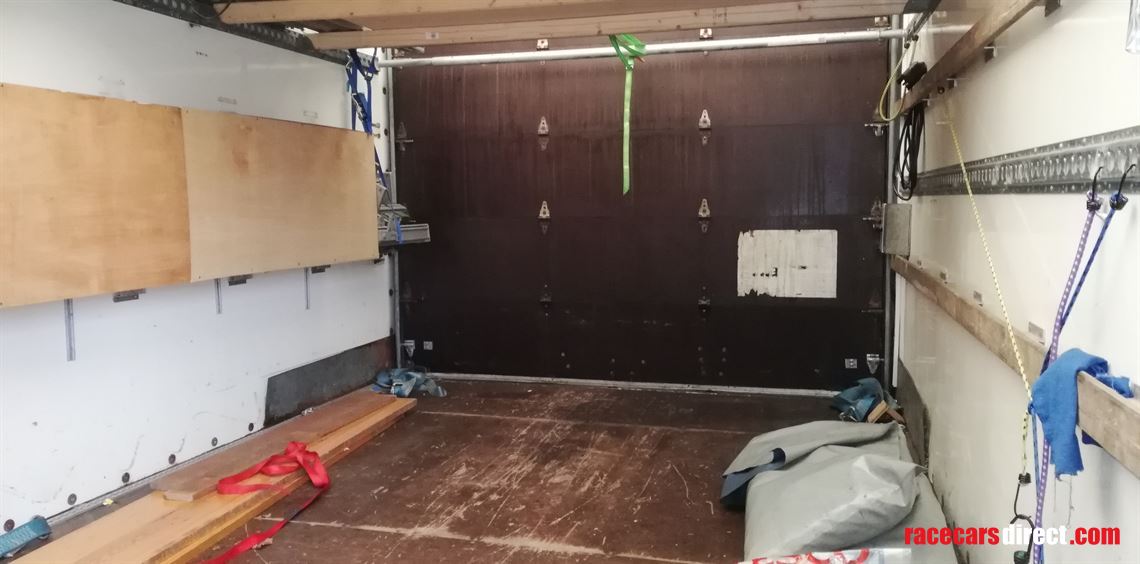 iveco-75t-car-transporter-with-hospitality-lo