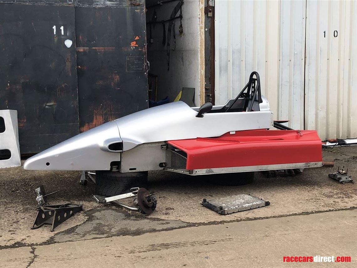 Racecarsdirect.com - VanDiemen F2000 - 'crawler rather than roller'