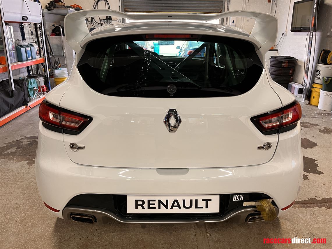 renault-clio-cup-race-car-2015